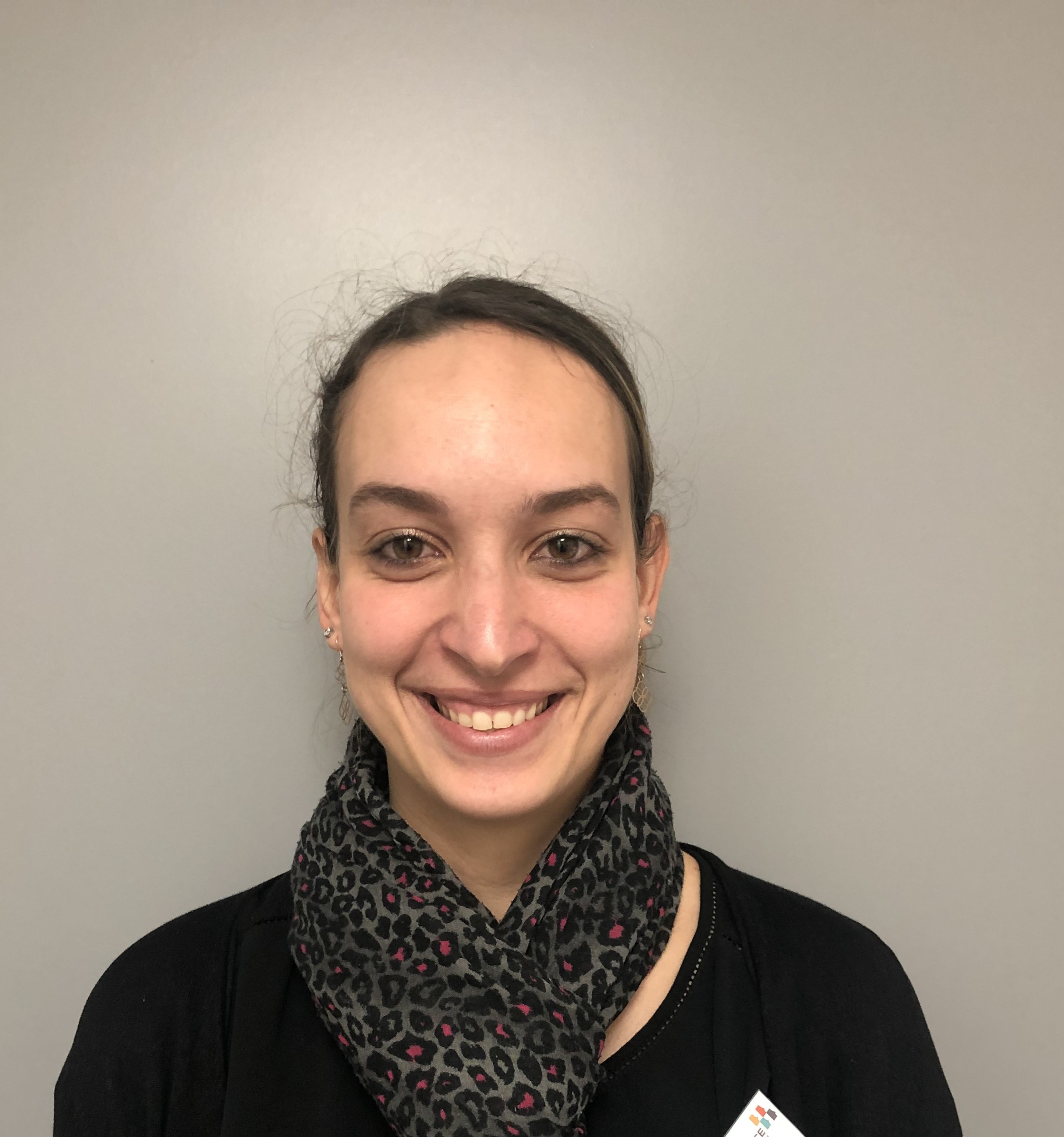 Magdaléna CROTTÈS, Spécialiste en accompagnement administratif et gestion de paie pour les TPE.